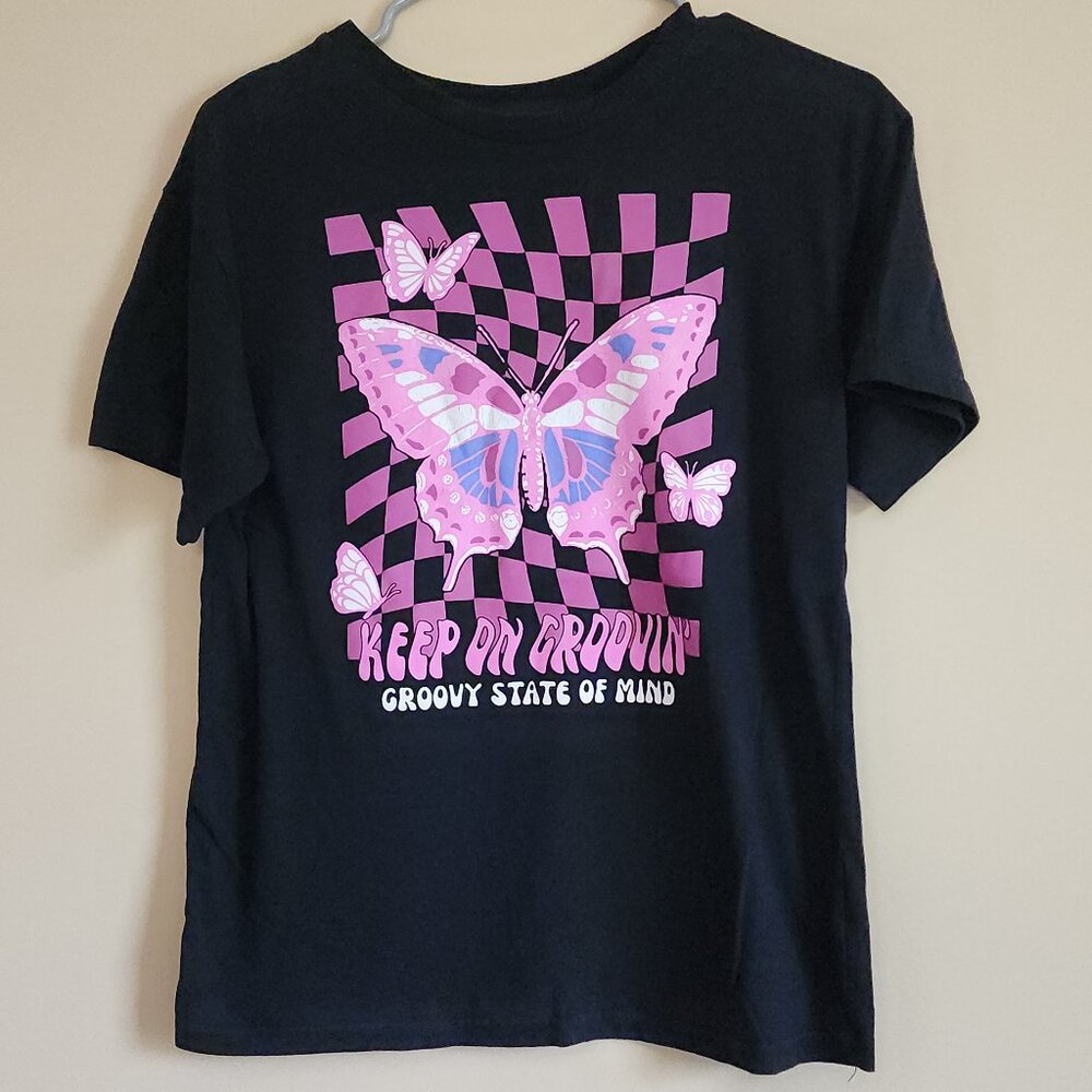 Freeze -Keep On Groovin Butterfly Juniors Oversized Graphic T-Shirt Size Medium